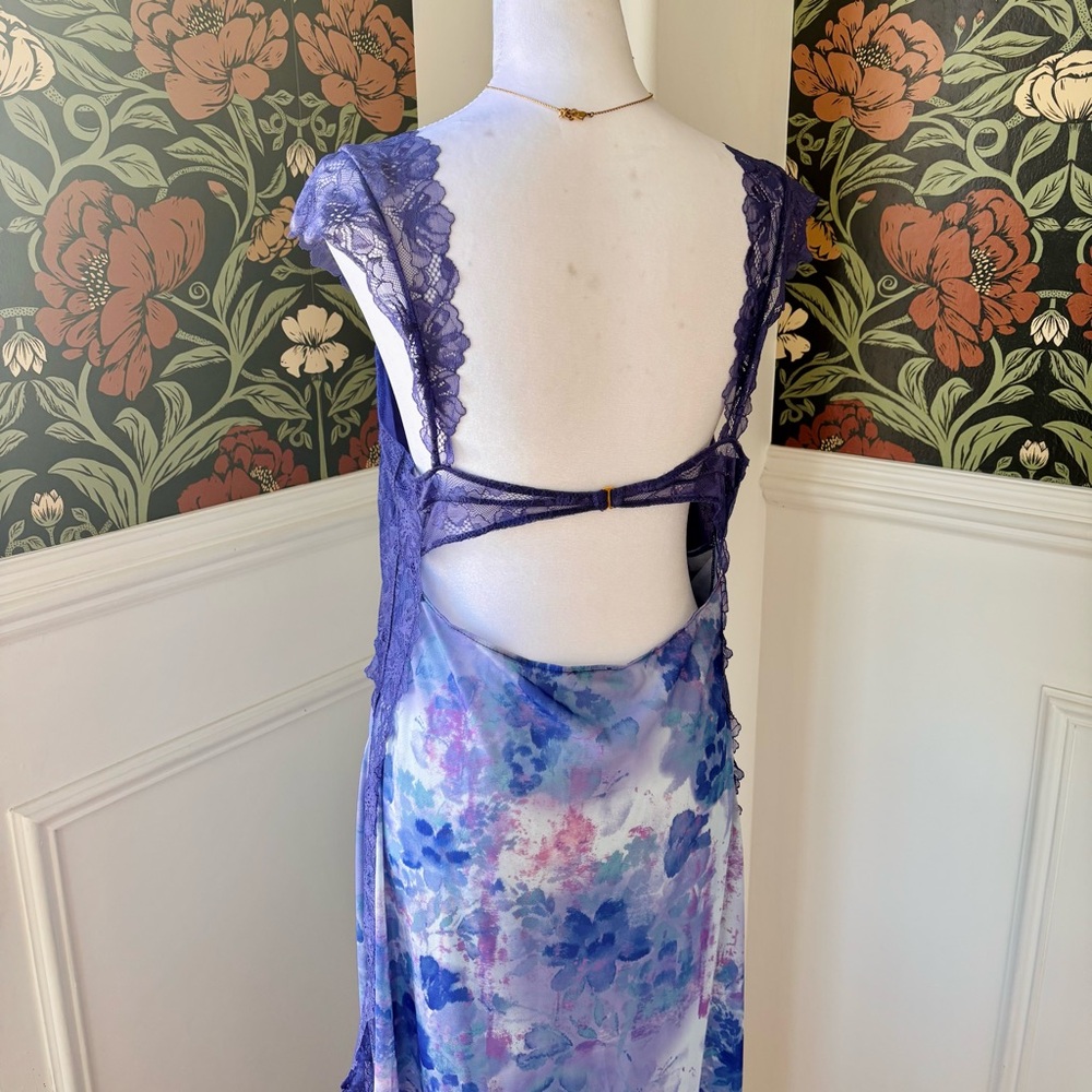 Sheer Floral Lace Night Gown 🪻 - Picture 7 of 9